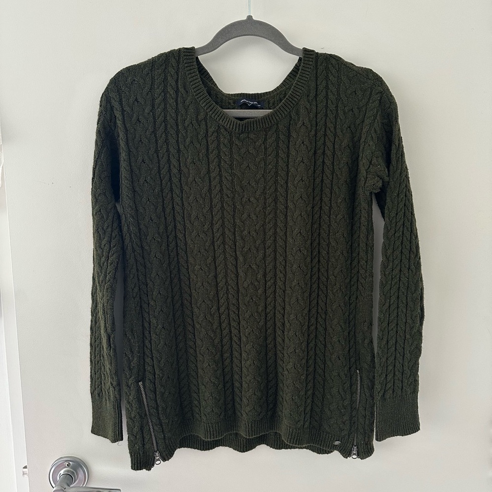 American Eagle sweater